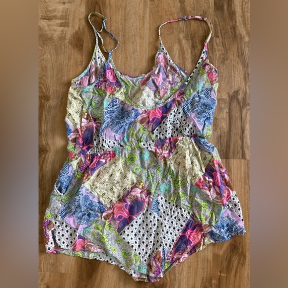 Victoria Secret Beach Romper Cover-up Bali Patchwork - Size M - Picture 4 of 4